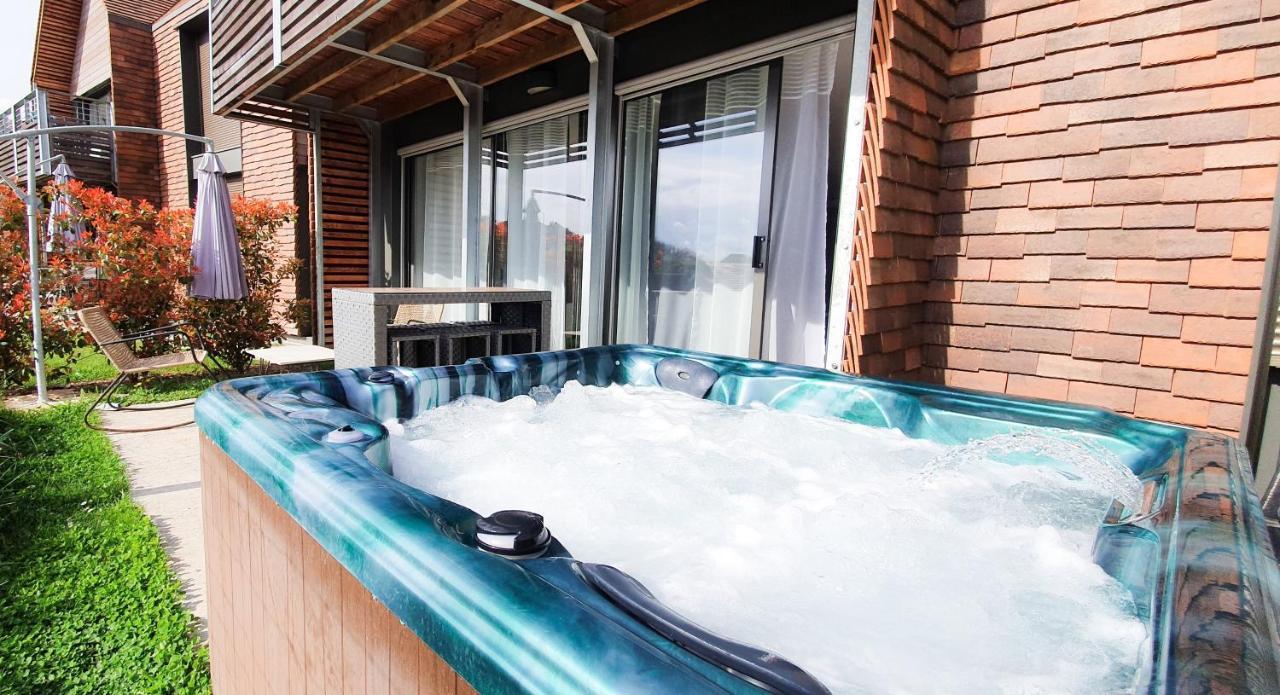 사흘라 라 카네다 Plein Soleil Avec Jacuzzi Privatif Et Parking Prive 아파트 외부 사진
